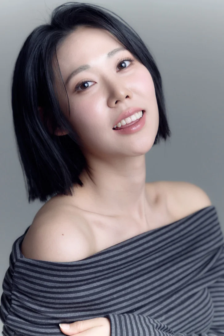 이나현 (Lee Na Hyeon)