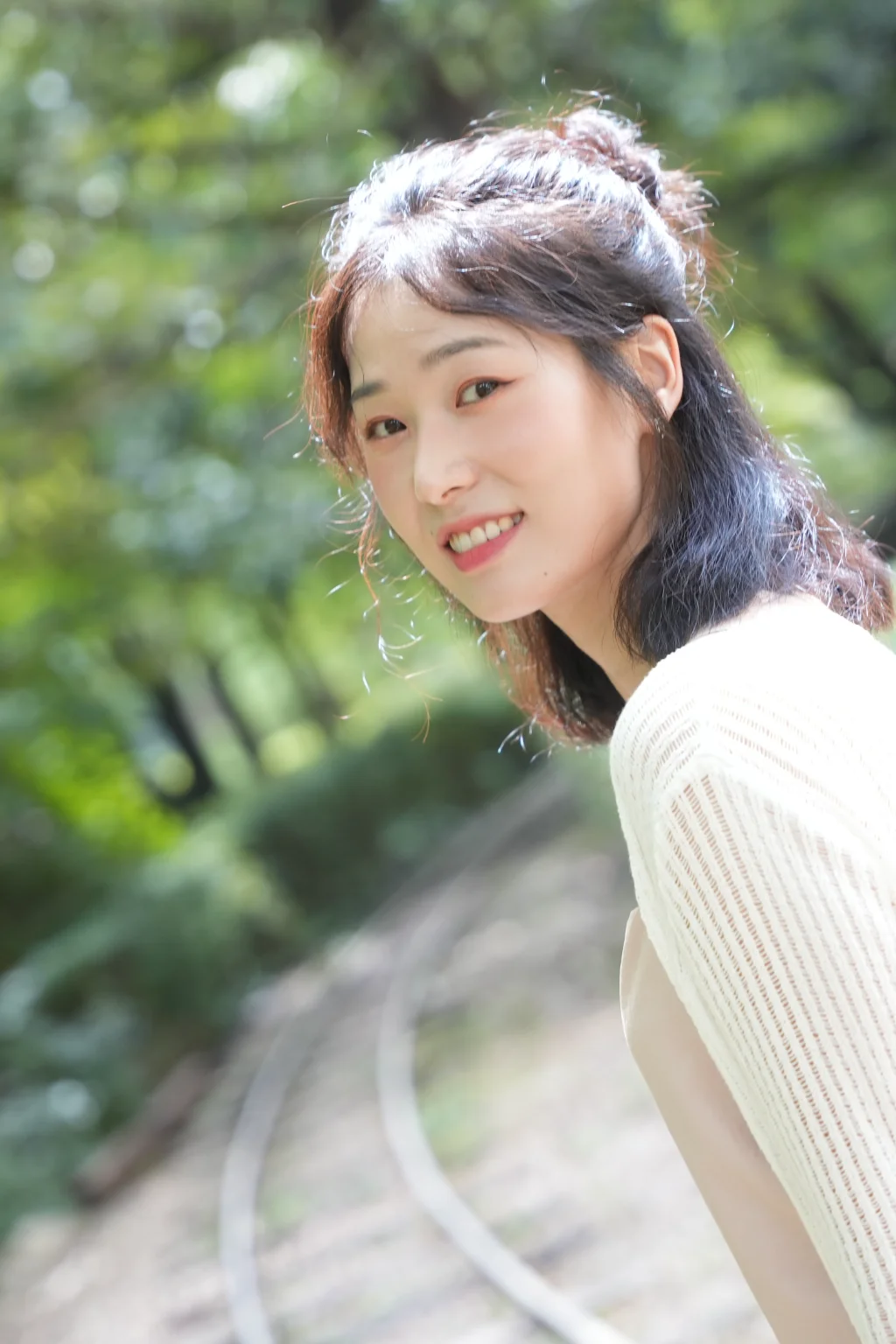 윤서원