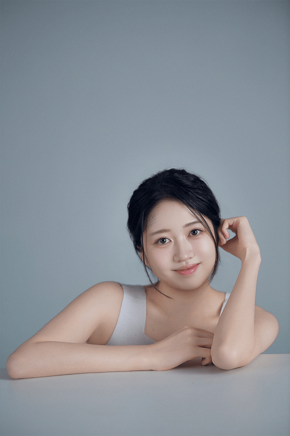 윤나은