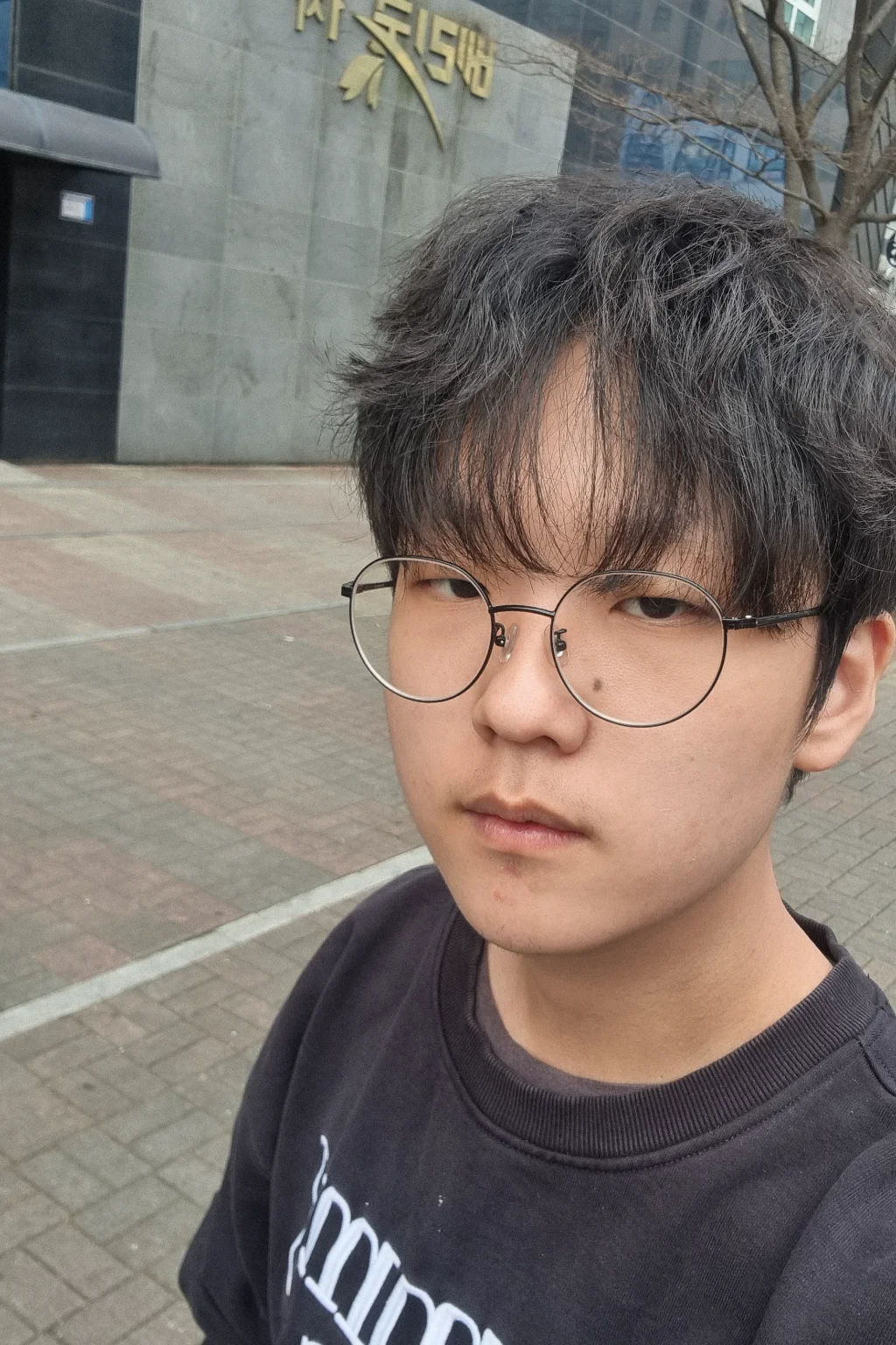 안중우