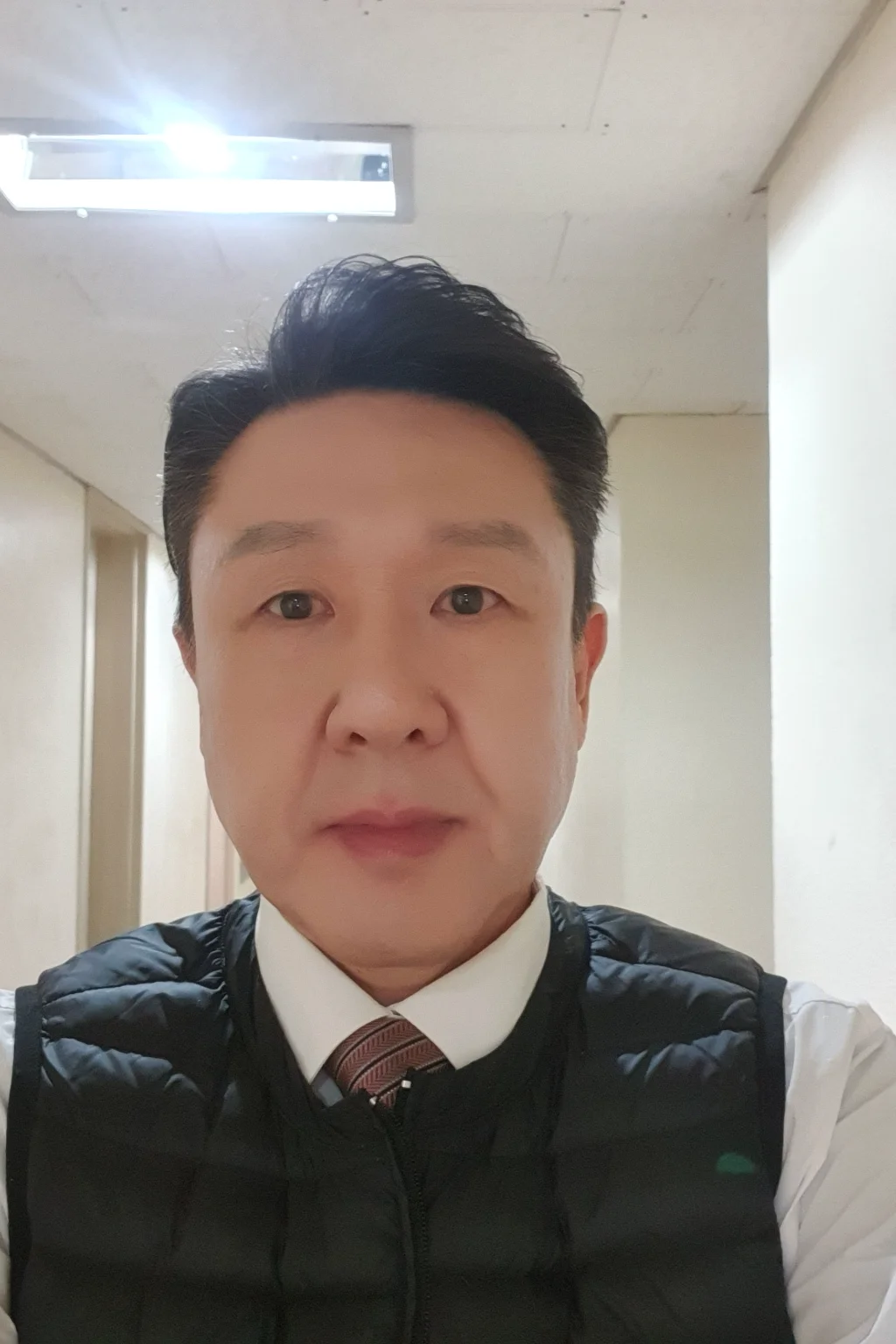 국중웅