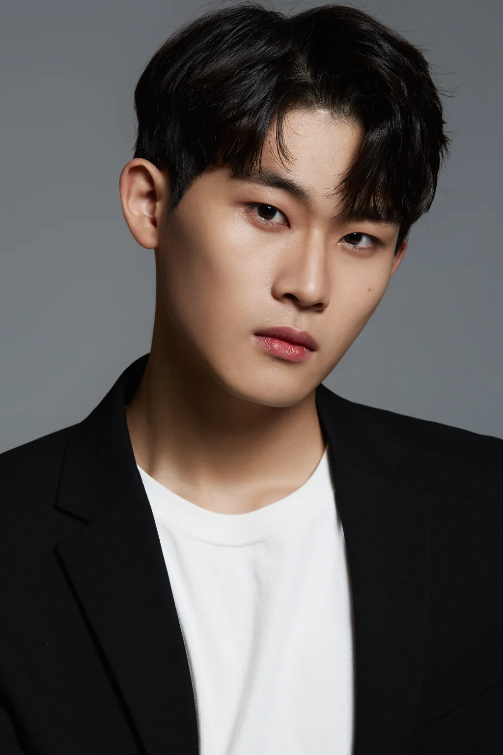 윤유섭