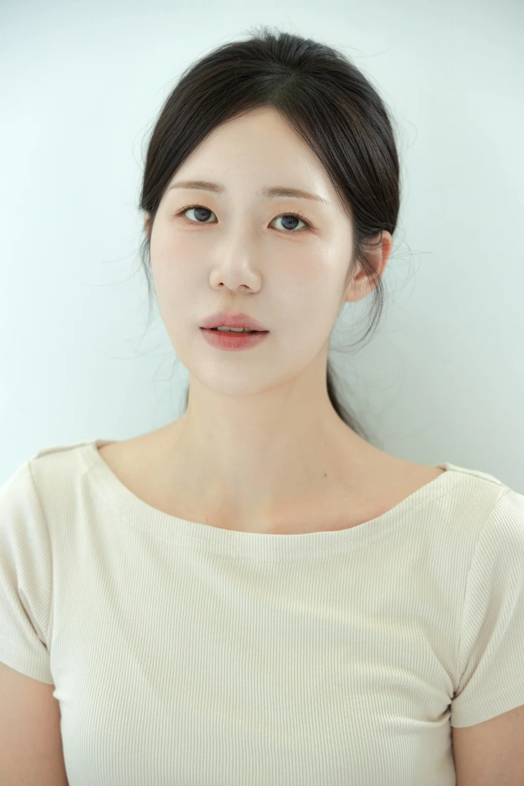KANG HYO JIN