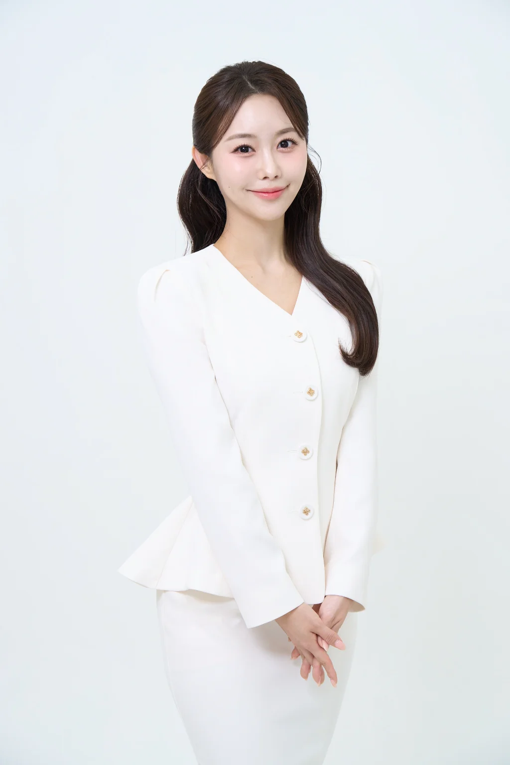 SUJIN LEE